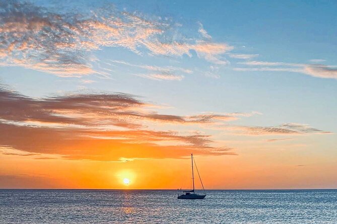 Small Group Waikiki Sunset Sailing Tour - The first hour: Diamond Head from the Pacific