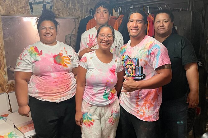 Splatter Art Paint Studio Experience in Hawaii - A Honolulu Art Session With Almost No Rules
