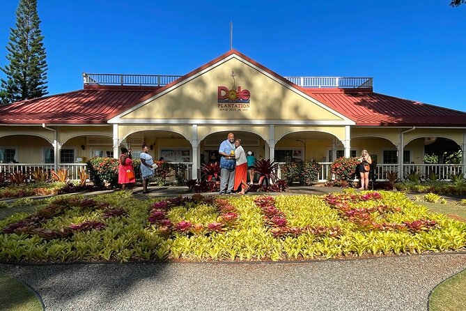 Stunning Views of Oahu! Half-Day to North shore on a Scenic Tour - Nuʻuanu Pali and the story behind the wind