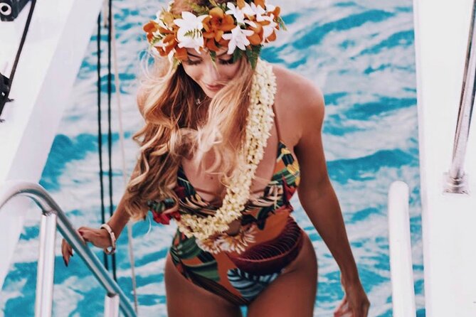 Sunset Boat Cruise: Swim and Cruise Waikiki - Sunset, twilight, and the weather factor