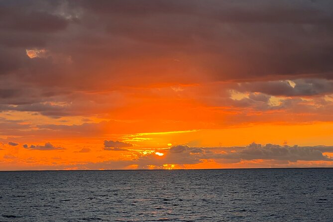Sunset Cruise Waikiki - Golden Hour Cocktail Cruise - Free Soft Drinks, Snacks, and the Cash Bar
