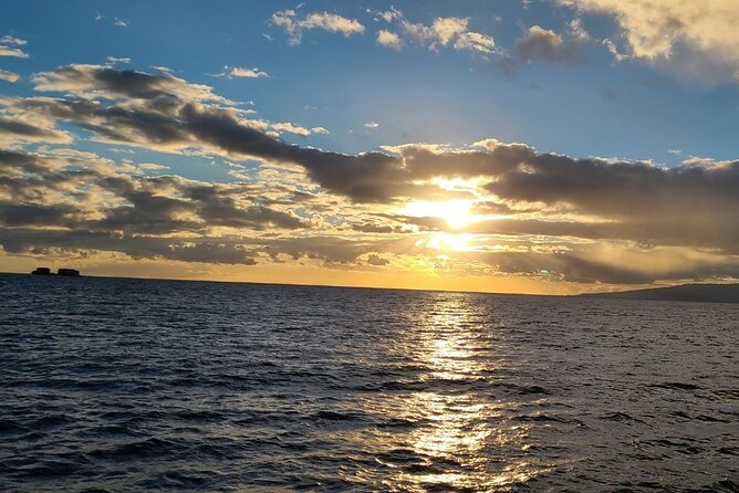 Sunset Dinner Cruise in Honolulu, Hawaii - The sunset view is the real attraction