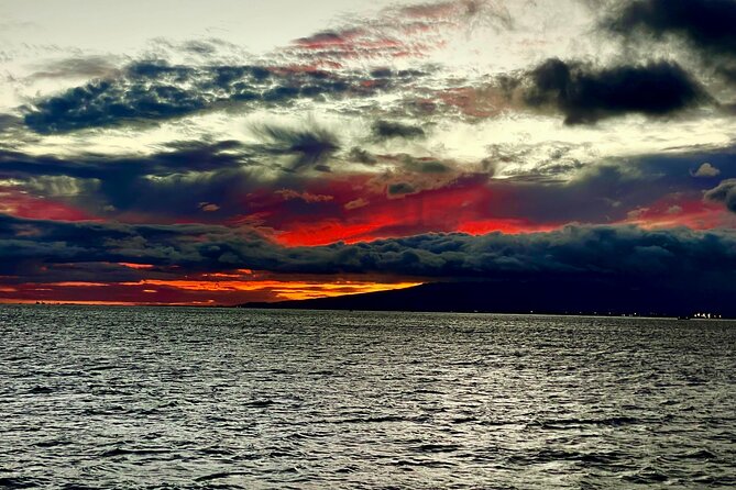 Sunset Dinner Cruise in Honolulu, Hawaii - Service, music, and the feel onboard