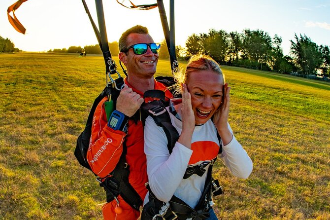 Tandem Skydiving with GoJump in Hawaii - The airplane climb to 14,000 feet