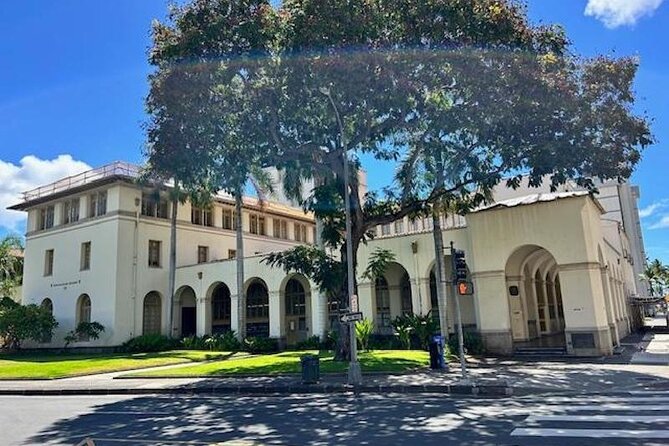 Through A Glass Darkly The Strange and Tragic History Of Honolulu - Honolulu’s royal district in 90 minutes