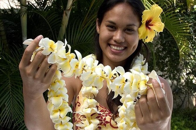 Traditional Airport Lei Greeting on Honolulu Oahu - Why the personal touch matters