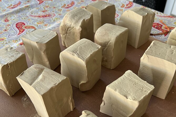 Two-hours handmade ceramic class, make your own souvenir Honolulu - Why the Small Group Matters