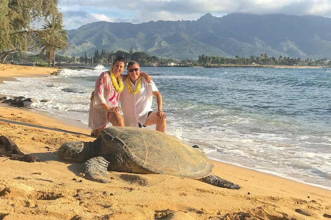 Uniquely Personalized Private Island Tour on Oahu, Hawaii - Honolulu history at the Kamehameha Statue and Iolani Palace