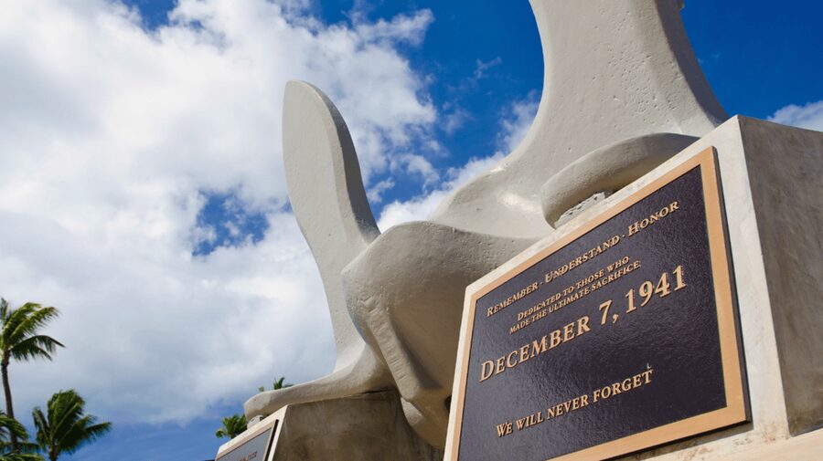 USS Arizona Memorial - Honolulu City - Pearl Harbor Tour - Punchbowl Cemetery and downtown Honolulu