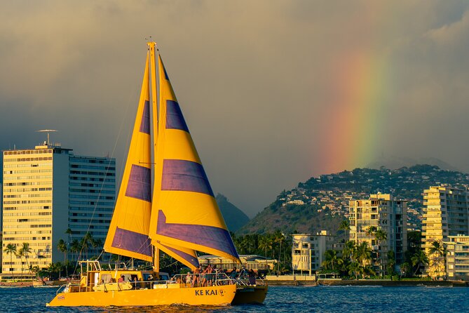 Waikiki Beach Sunset Sail - Sailing from Mamala Bay along Waikiki