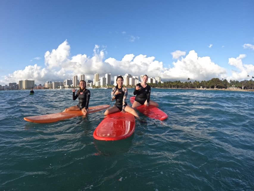 Waikiki Beach: Surf Lessons - What the equipment package saves you
