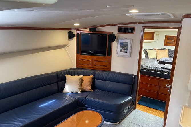 Waikiki Deep Sea Fishing Charter from Oahu - A private offshore charter from Waikiki