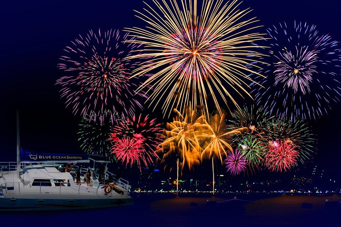 Waikiki Friday Firework Catamaran Tour - Why watching Waikiki fireworks from a catamaran works