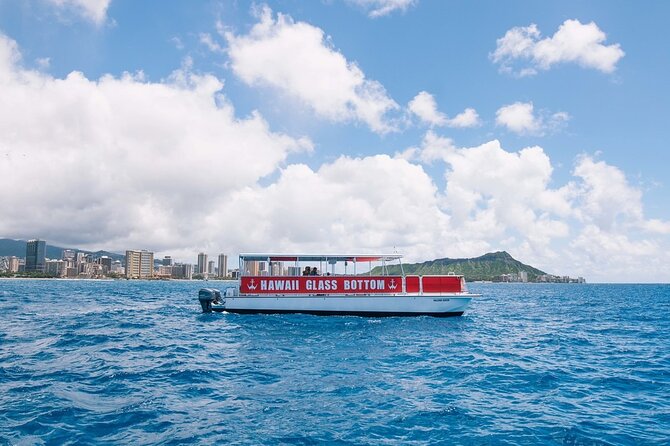 Waikiki Glass Bottom Boat Cruise - Crew commentary and the human side of the trip