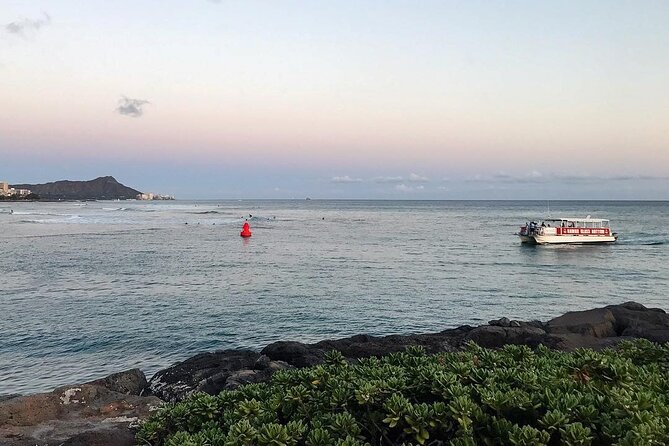 Waikiki Glass Bottom Boat Sunset Cruise - Why the view from Waikiki’s water feels different