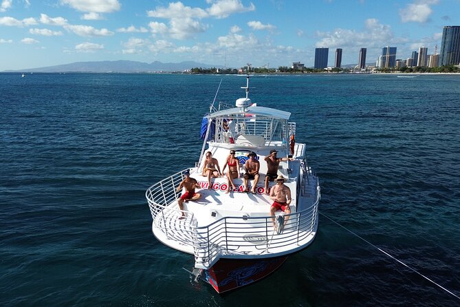 Waikiki, Hawaii: Deluxe Snorkel and Wildlife Cruise - Cruising toward Diamond Head Lighthouse