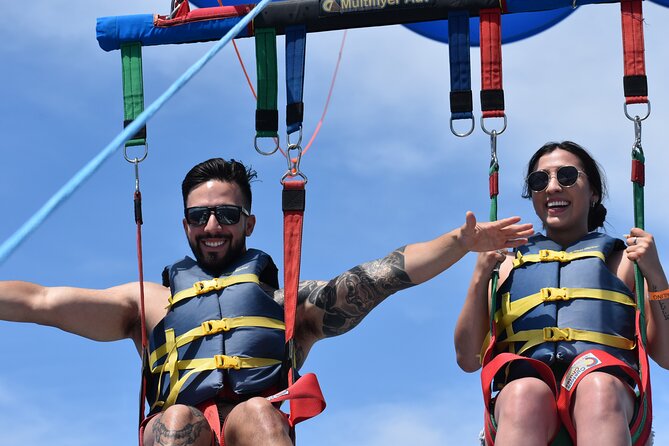Waikiki: Parasailing in Hawaii - The crew, equipment, and sense of safety