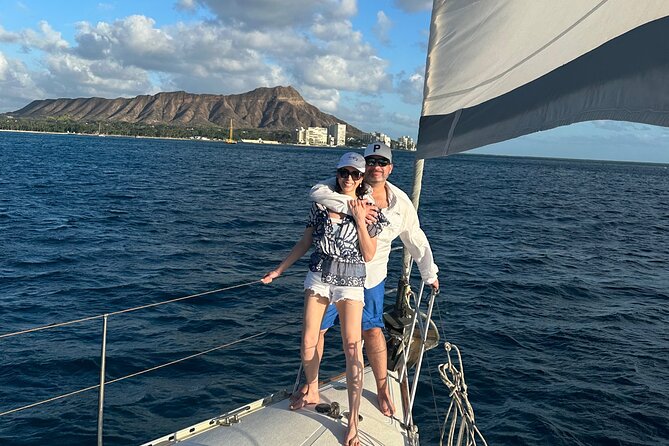 Waikiki private Day Tour and Sunset sail for couples - Magic Island and the Ala Moana views