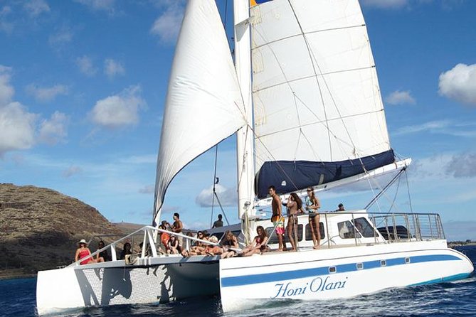 Waikiki Signature Sunset Catamaran Sail - Leaving Honolulu for a Waikiki sunset
