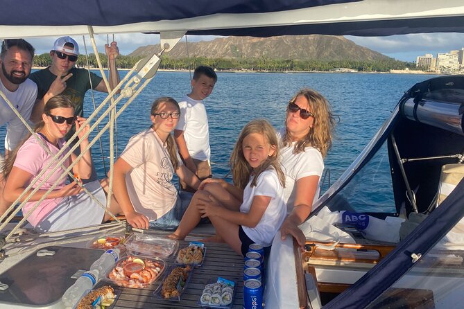 Waikiki small group turtle snorkeling & sailing - A small boat changes the whole snorkeling experience