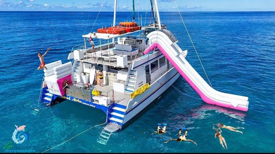 Waikiki: Snorkeling & Ocean Playground Experience - A Waikiki boat trip built around choice