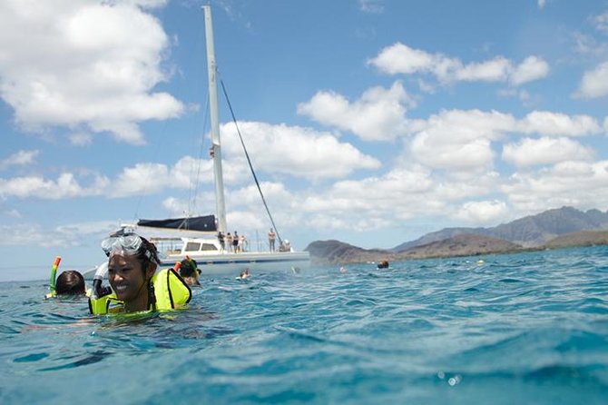 West Oahu Dolphin Watch and Snorkel Sail with Lunch - Makaha, Pokai Bay, and the west coast scenery