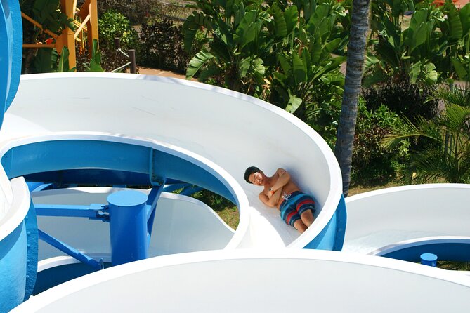 Wet 'n' Wild Waterpark Admission Ticket w/ Waikiki Transportation - Food, lockers, and what to bring