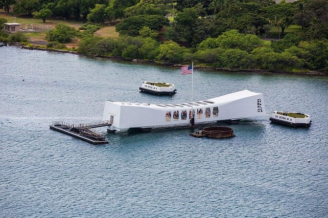WWII Pearl Harbor Heroes Deluxe Tour - The USS Missouri and the surrender deck
